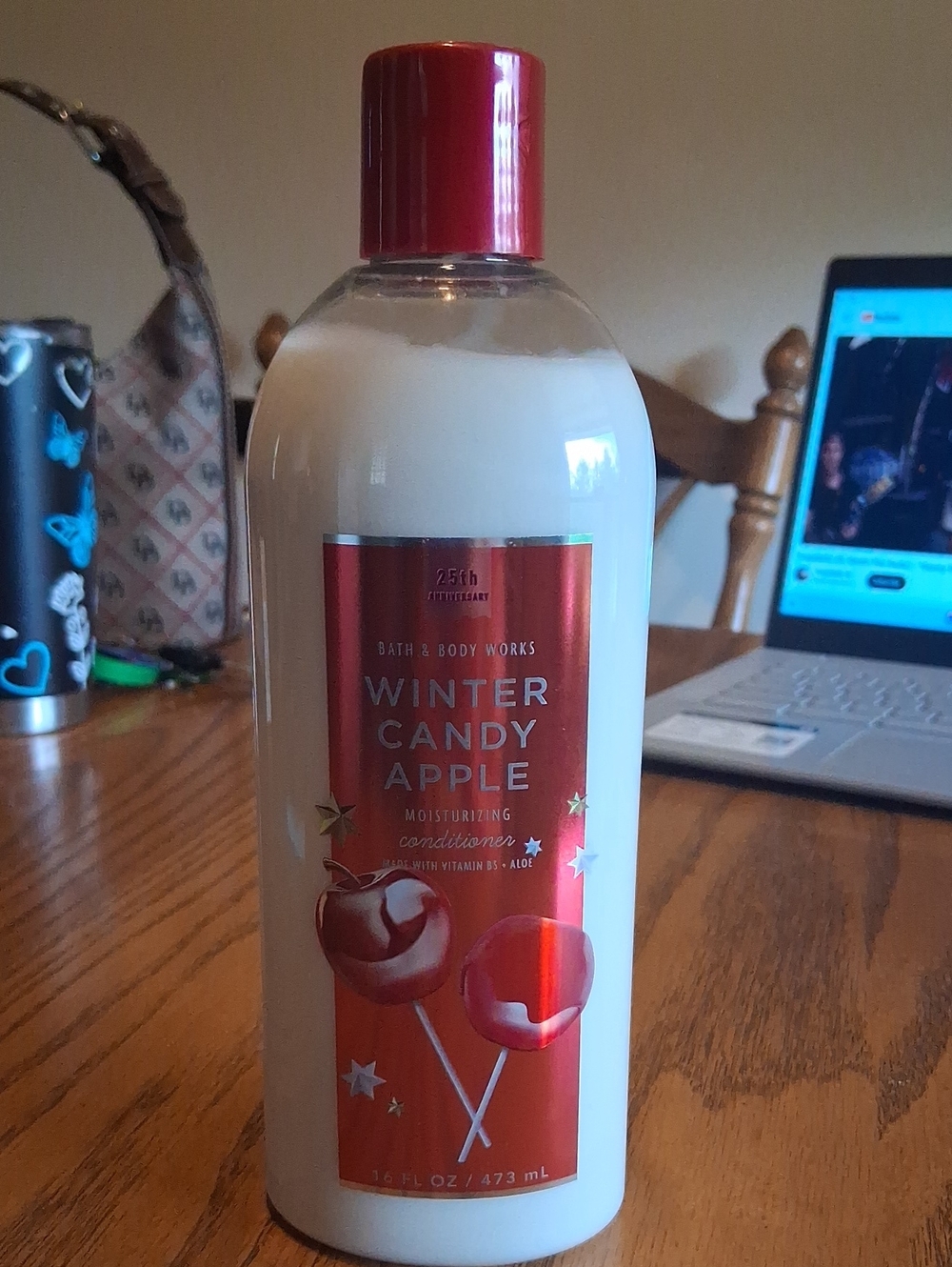 Bath & Body Works Winter Candy Apple Moisturizing Conditioner - Red & White